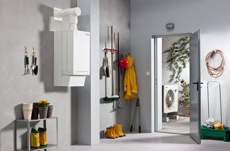 Daikin Altherma R Hybrid 8 kW Hybrid-Wärmepumpe mit Gas-Brennwertgerät – 230V, Heizen & Kühlen (EHYHBX08AV3)