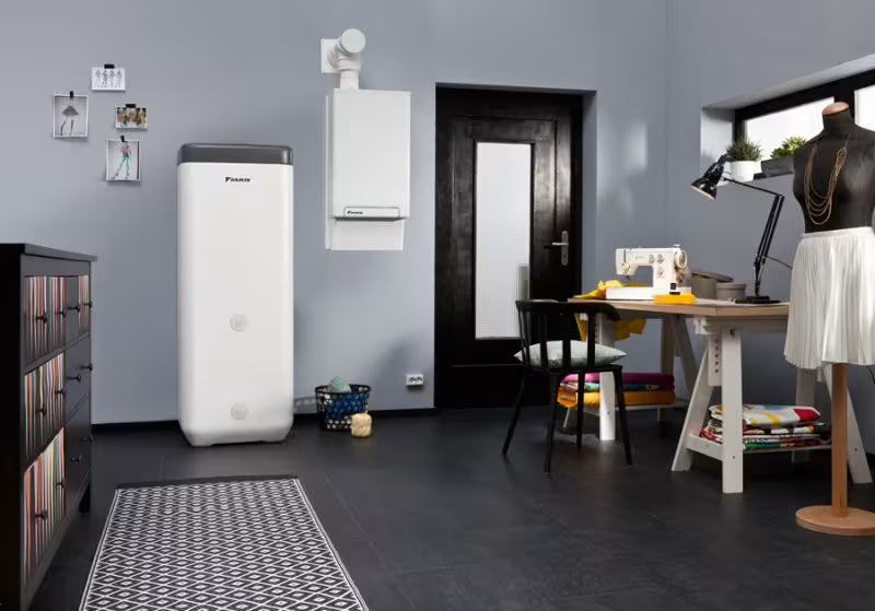 Daikin Altherma R Hybrid 8 kW Hybrid-Wärmepumpe mit Gas-Brennwertgerät – 230V, Heizen & Kühlen (EHYHBX08AV3)