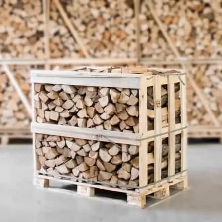 Hainbuchen-Brennholz kammergetrocknet & gespalten 25 cm – Halbe Palette